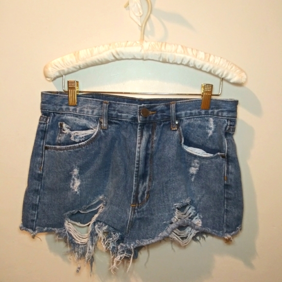 Articles Of Society Meredith Destroyed Hem Boho Denim Shorts In Valencia Wash - Picture 5 of 16
